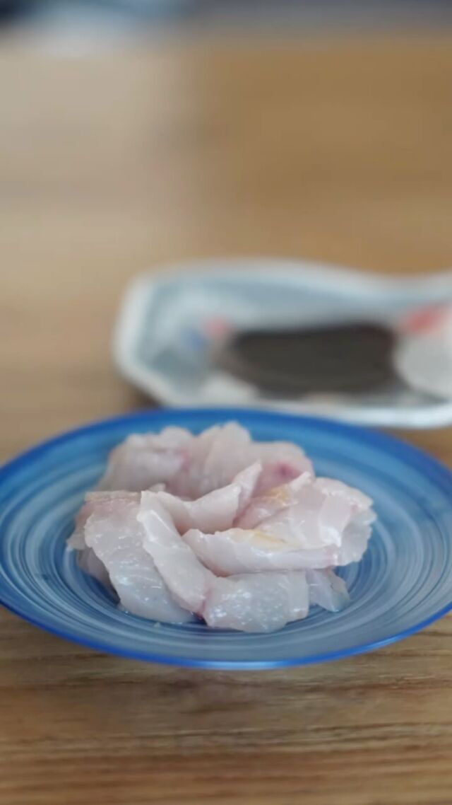 山形で釣られたアジ。
今日は昼から捌きました。

#魚料理 #魚が美味しい